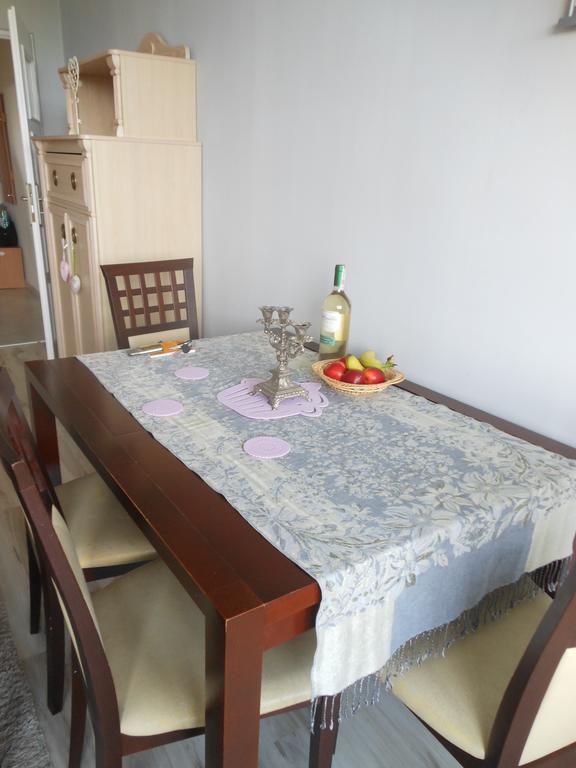 Apartament Obroncow Wybrzeza Daire Gdansk Oda fotoğraf