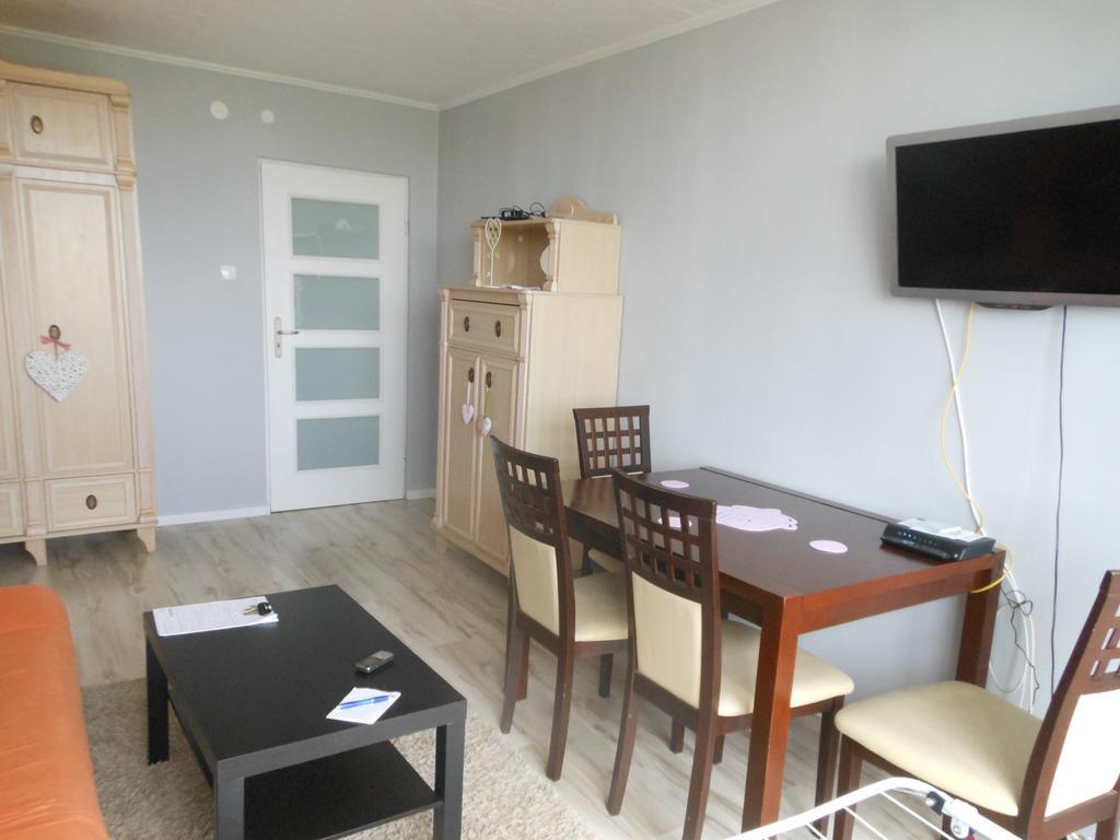 Apartament Obroncow Wybrzeza Daire Gdansk Oda fotoğraf