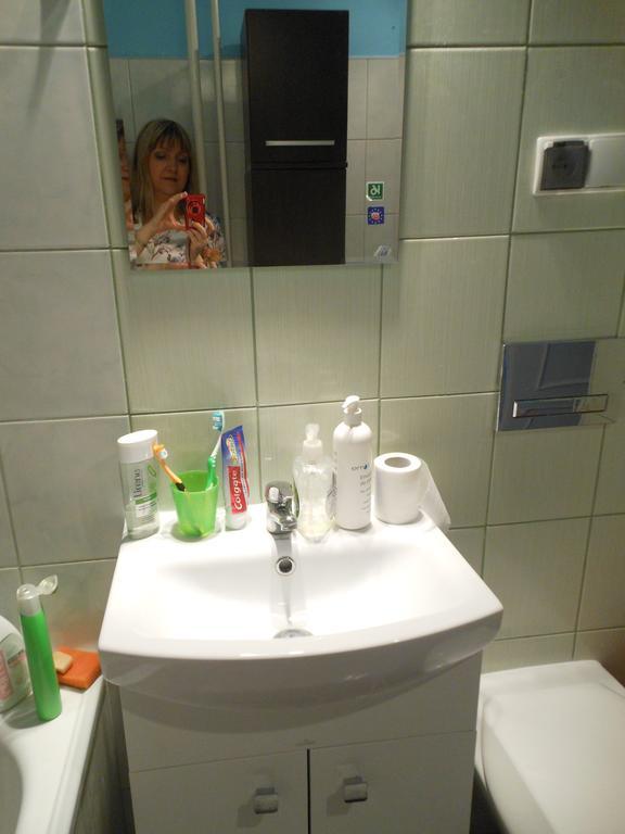 Apartament Obroncow Wybrzeza Daire Gdansk Oda fotoğraf