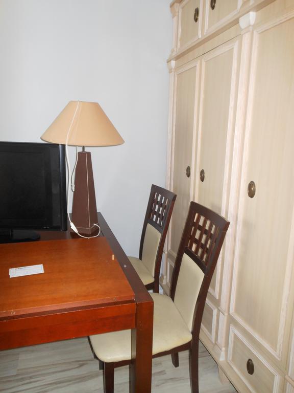 Apartament Obroncow Wybrzeza Daire Gdansk Oda fotoğraf